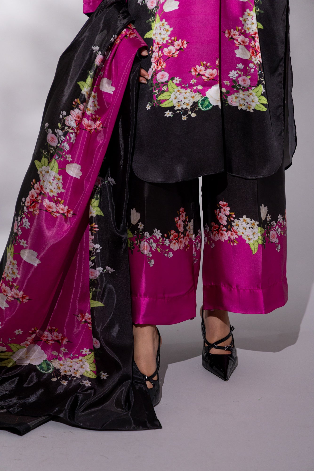 Budget Line - Black & Pink