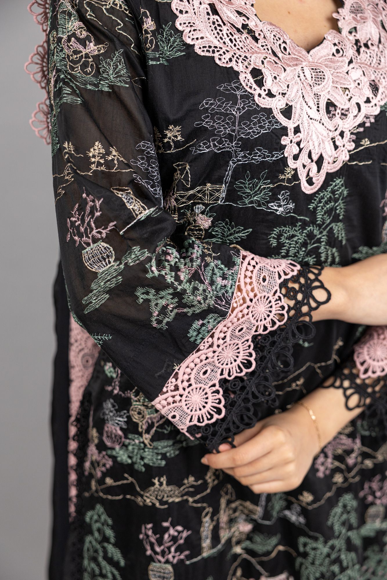 Soraya – 3PC Black Raw Silk Ensemble - Eeyapret