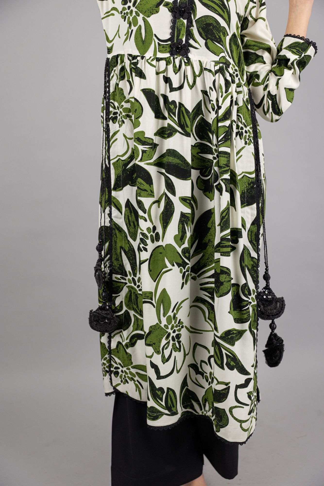 Leela - 2PC Nyra Cut Co Ord - Eeyapret