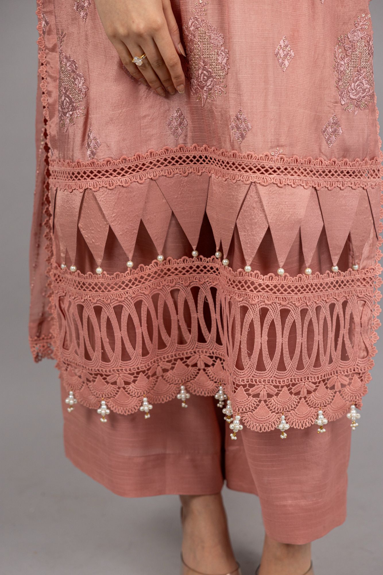 Isabelle – 3PC Tea Pink Raw Silk Ensemble - Eeyapret
